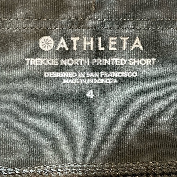 Athleta Trekkie North Printed High Waist Olive Green/Black Shorts, Floral, Sz 4 - Picture 5 of 13